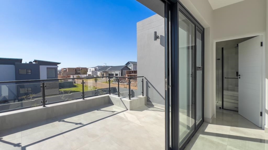5 Bedroom Property for Sale in Midstream Heights Gauteng
