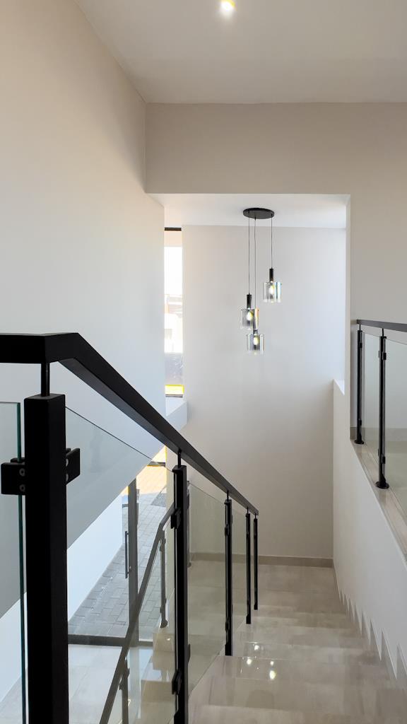 5 Bedroom Property for Sale in Midstream Heights Gauteng