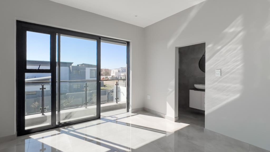 5 Bedroom Property for Sale in Midstream Heights Gauteng
