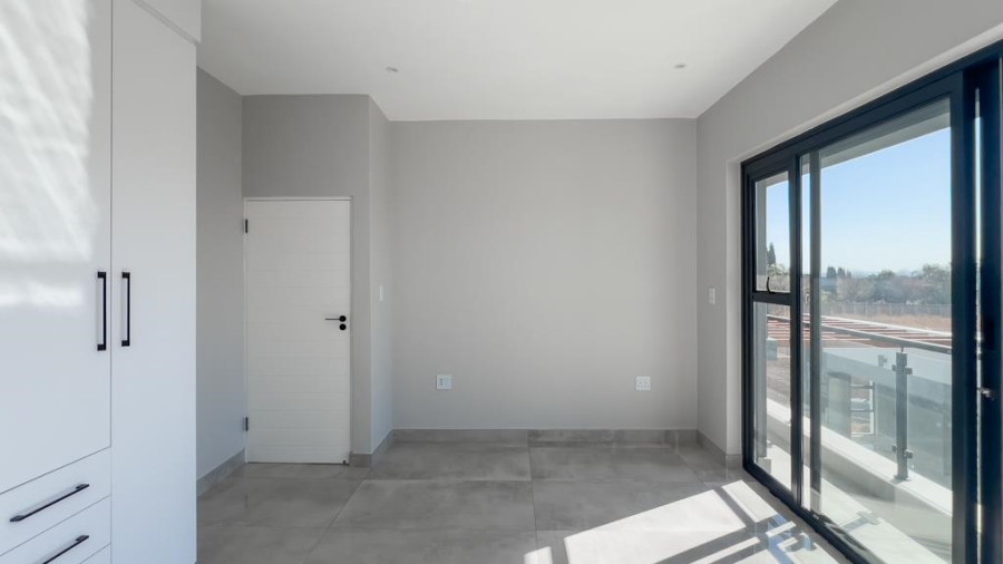 5 Bedroom Property for Sale in Midstream Heights Gauteng