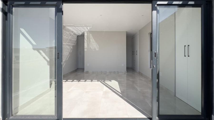 5 Bedroom Property for Sale in Midstream Heights Gauteng