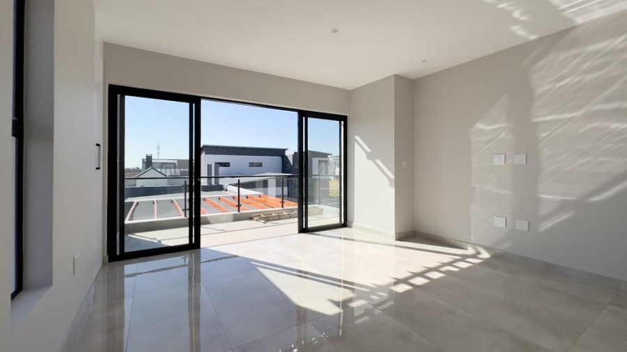 5 Bedroom Property for Sale in Midstream Heights Gauteng