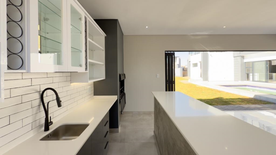 5 Bedroom Property for Sale in Midstream Heights Gauteng