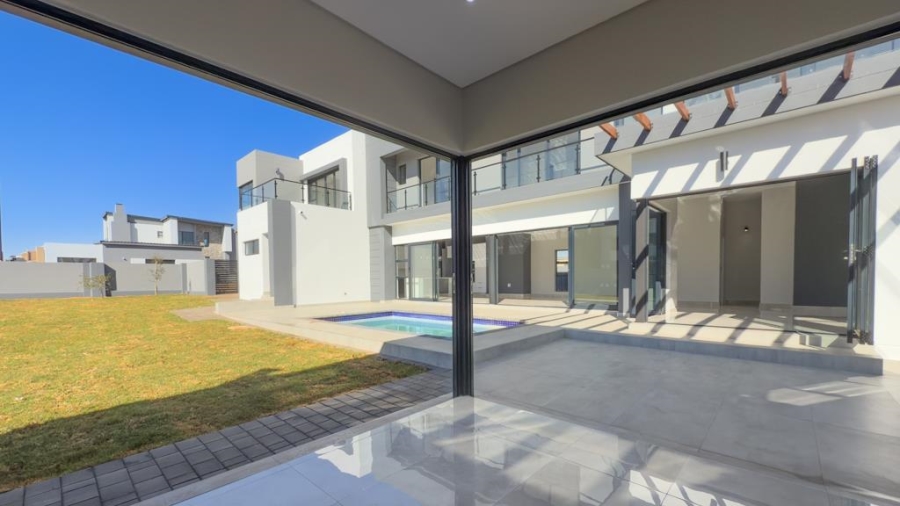 5 Bedroom Property for Sale in Midstream Heights Gauteng
