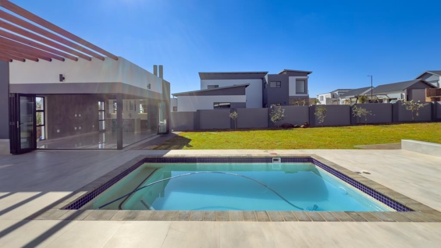 5 Bedroom Property for Sale in Midstream Heights Gauteng