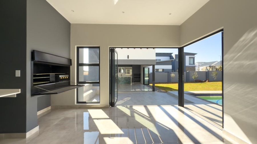 5 Bedroom Property for Sale in Midstream Heights Gauteng