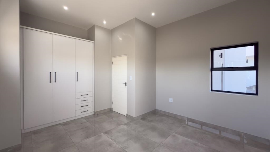 5 Bedroom Property for Sale in Midstream Heights Gauteng