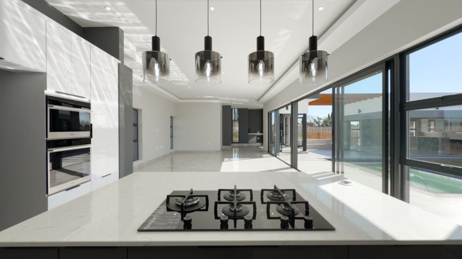 5 Bedroom Property for Sale in Midstream Heights Gauteng
