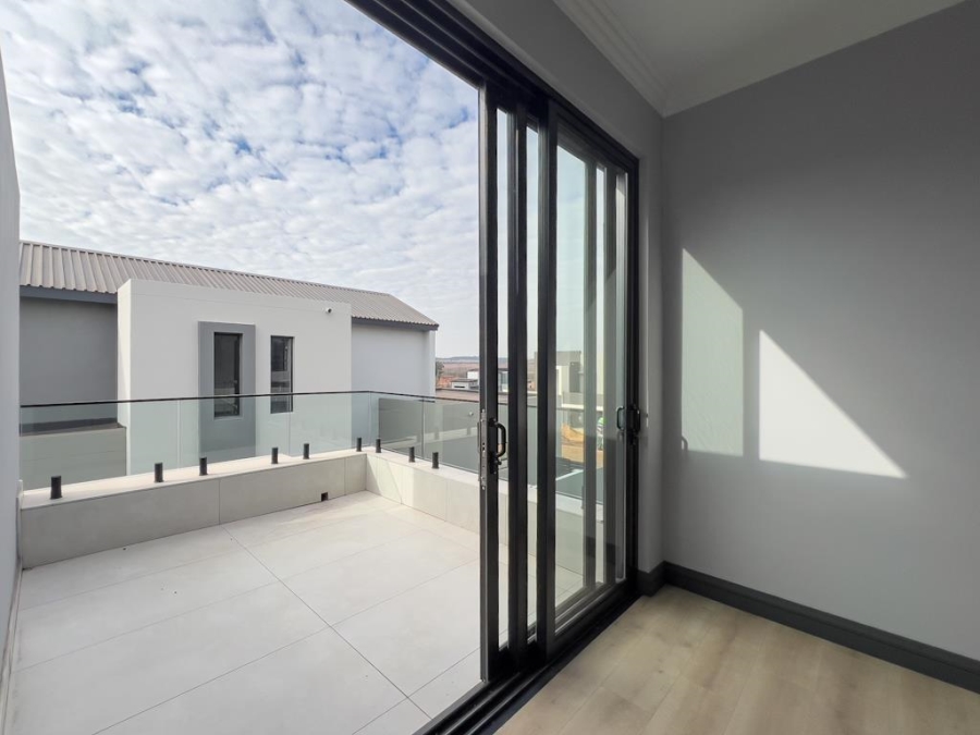 4 Bedroom Property for Sale in Fountainbrook Estate Gauteng