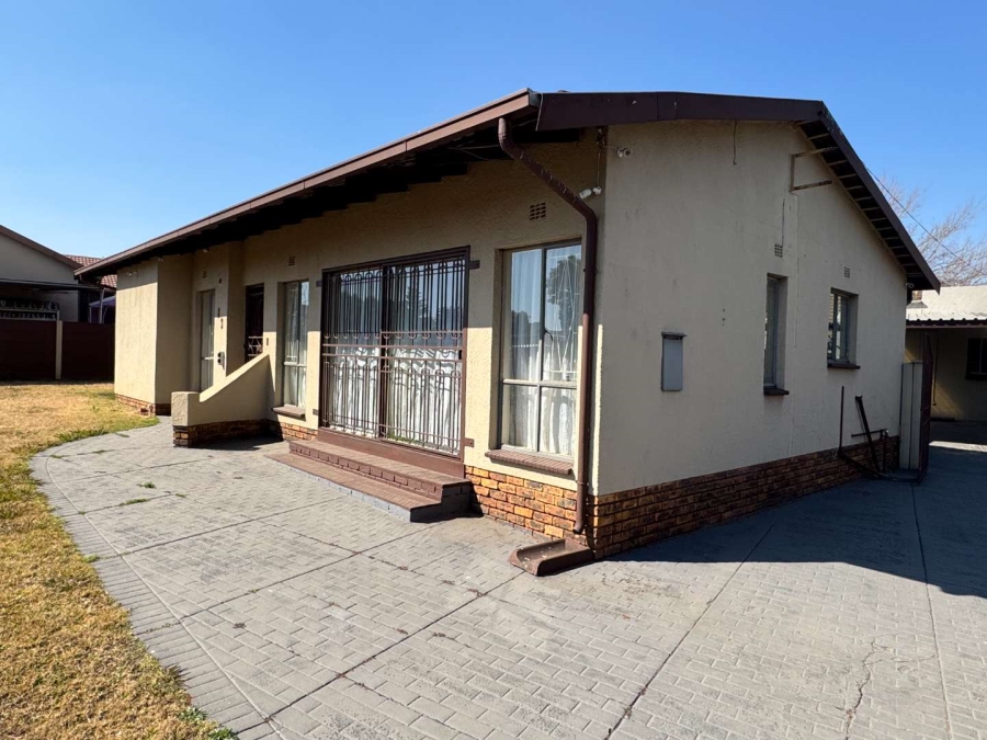 3 Bedroom Property for Sale in Verwoerdpark Gauteng