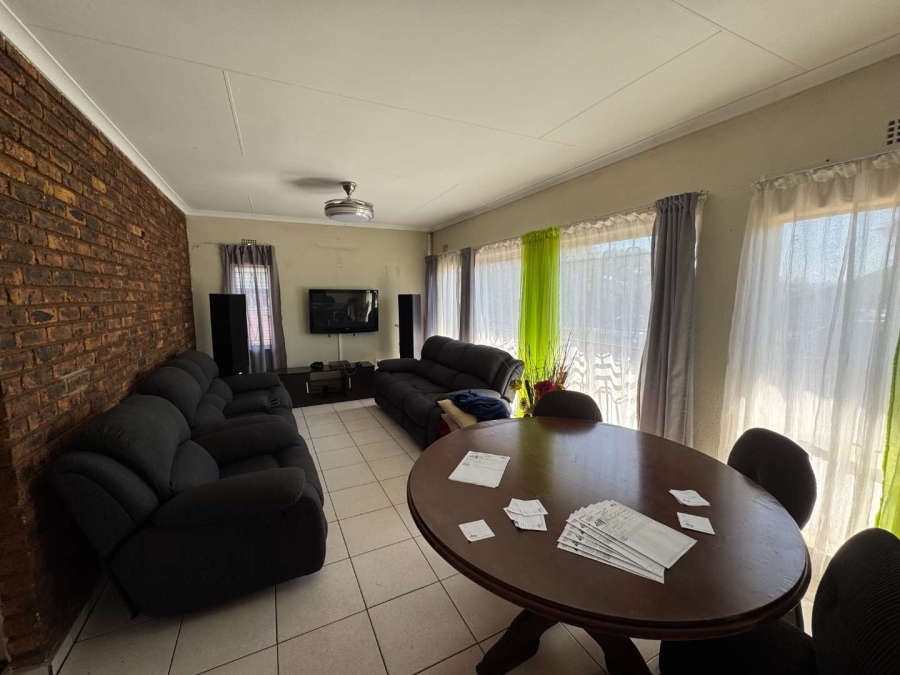 3 Bedroom Property for Sale in Verwoerdpark Gauteng