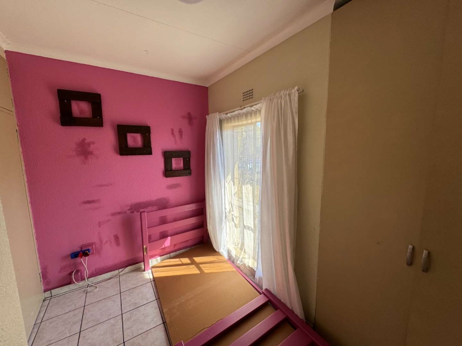 3 Bedroom Property for Sale in Verwoerdpark Gauteng