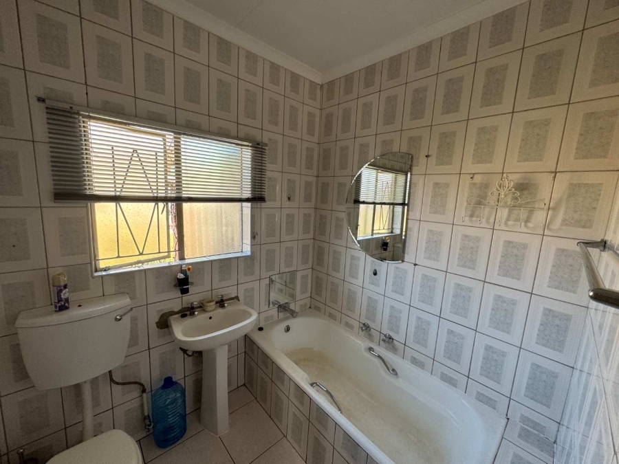 3 Bedroom Property for Sale in Verwoerdpark Gauteng