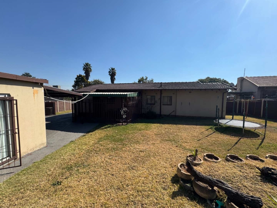 3 Bedroom Property for Sale in Verwoerdpark Gauteng