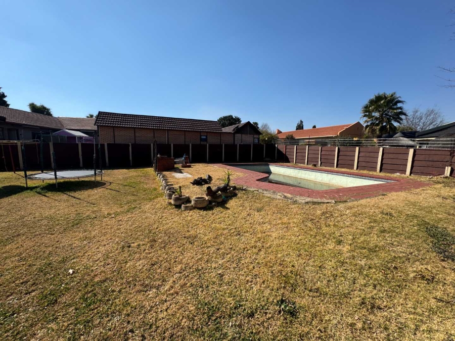 3 Bedroom Property for Sale in Verwoerdpark Gauteng