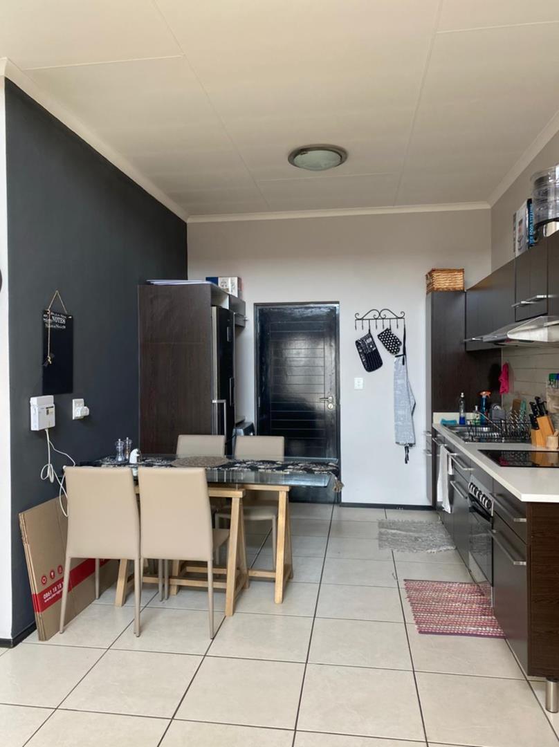 To Let 2 Bedroom Property for Rent in Greenstone Hill Gauteng