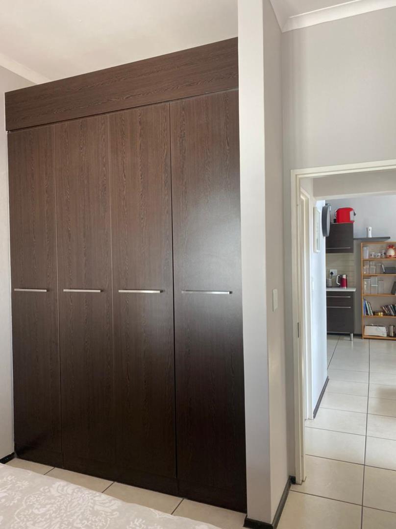 To Let 2 Bedroom Property for Rent in Greenstone Hill Gauteng