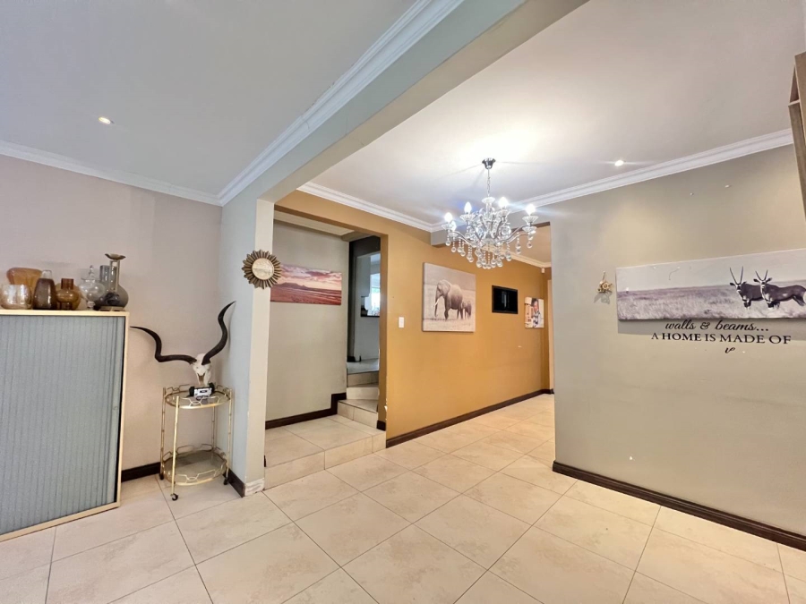 To Let 5 Bedroom Property for Rent in Bryanston Gauteng