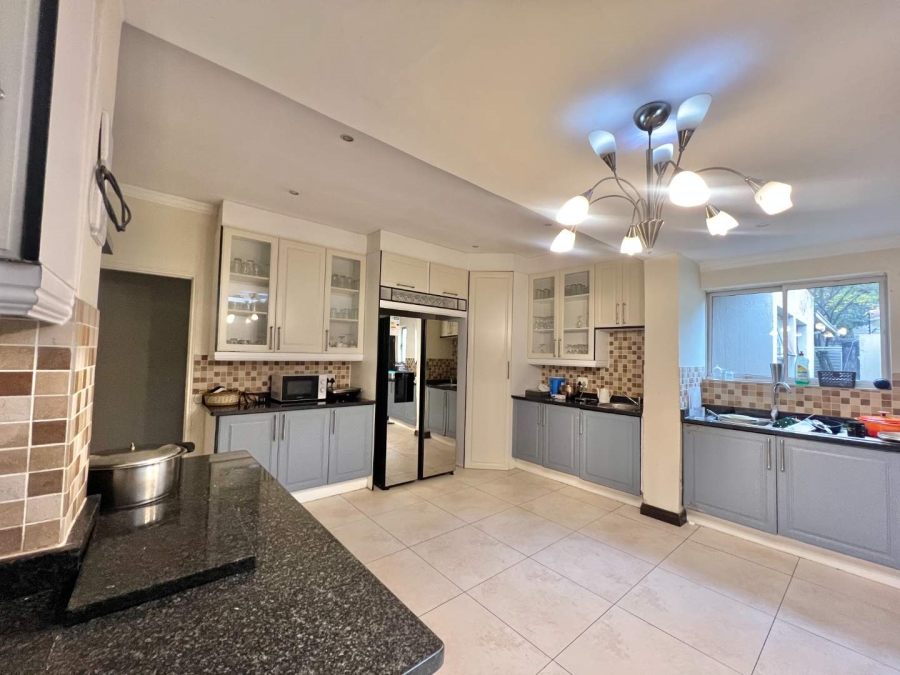 To Let 5 Bedroom Property for Rent in Bryanston Gauteng