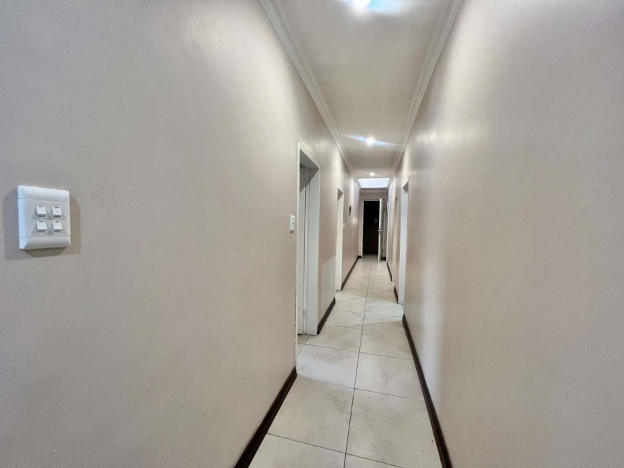 To Let 5 Bedroom Property for Rent in Bryanston Gauteng