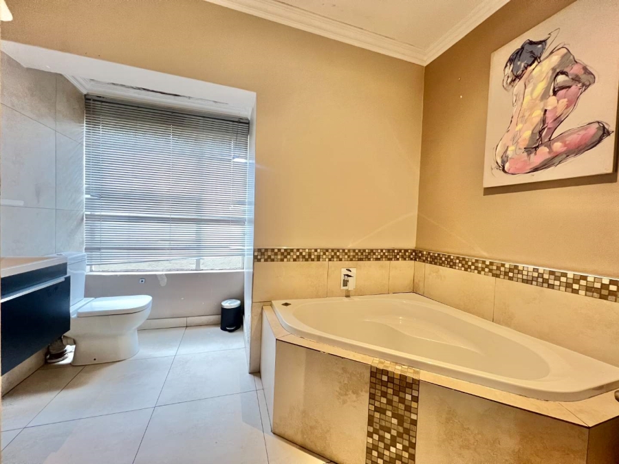 To Let 5 Bedroom Property for Rent in Bryanston Gauteng