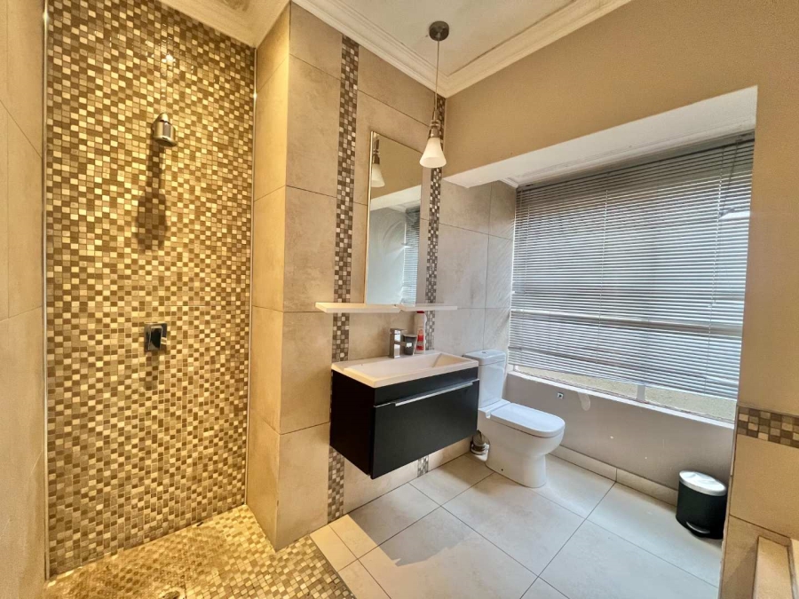 To Let 5 Bedroom Property for Rent in Bryanston Gauteng