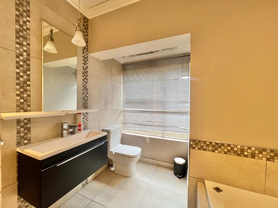 To Let 5 Bedroom Property for Rent in Bryanston Gauteng