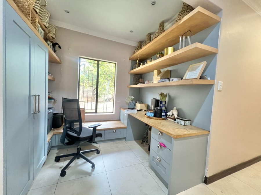 To Let 5 Bedroom Property for Rent in Bryanston Gauteng