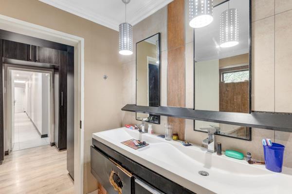 To Let 5 Bedroom Property for Rent in Bryanston Gauteng