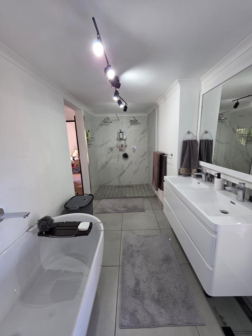 To Let 4 Bedroom Property for Rent in North Riding Gauteng