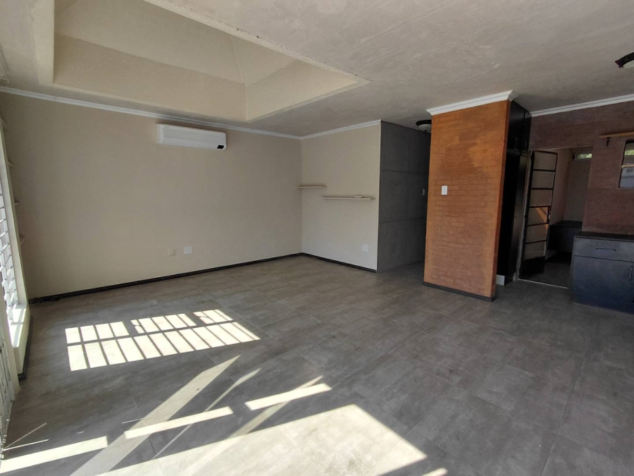To Let 1 Bedroom Property for Rent in Lonehill Gauteng