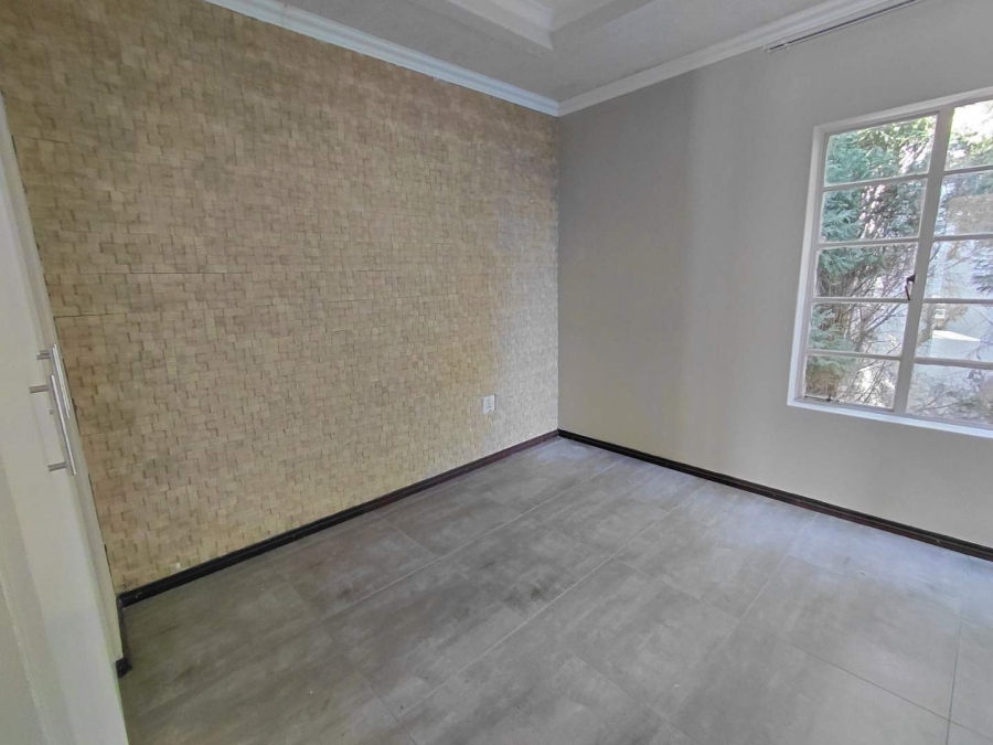To Let 1 Bedroom Property for Rent in Lonehill Gauteng