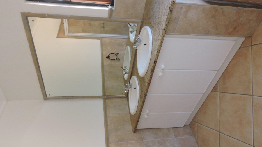 To Let 3 Bedroom Property for Rent in Waterkloof Gauteng