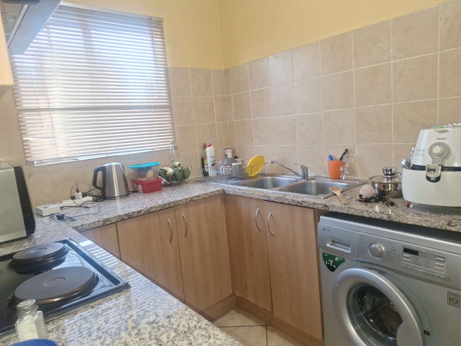 To Let 2 Bedroom Property for Rent in Andeon Gauteng