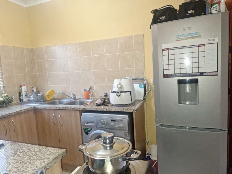 To Let 2 Bedroom Property for Rent in Andeon Gauteng