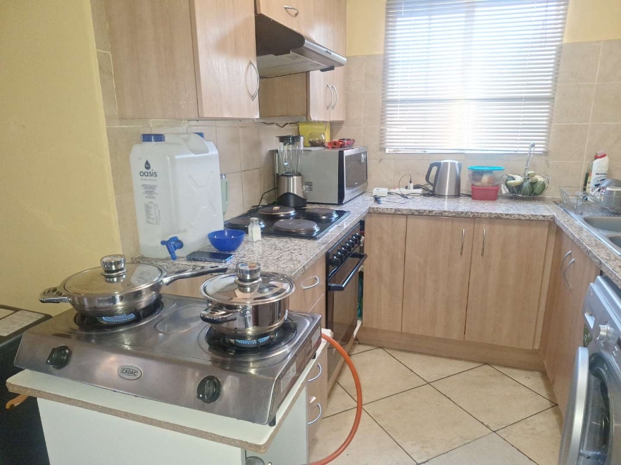 To Let 2 Bedroom Property for Rent in Andeon Gauteng