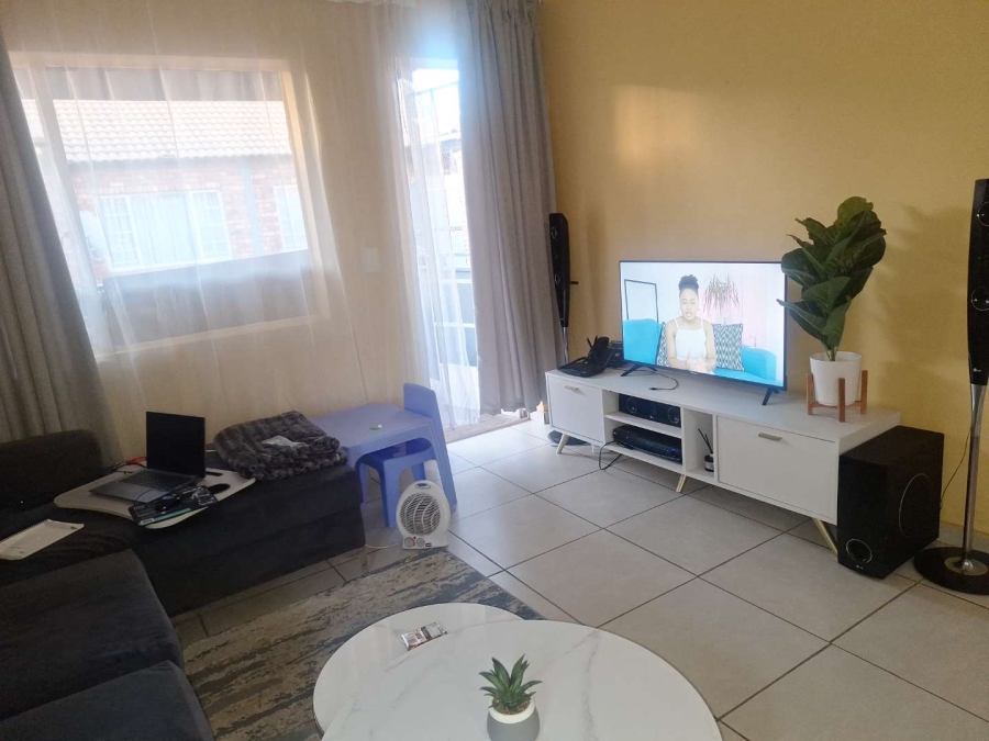 To Let 2 Bedroom Property for Rent in Andeon Gauteng
