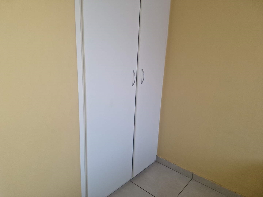 To Let 2 Bedroom Property for Rent in Andeon Gauteng