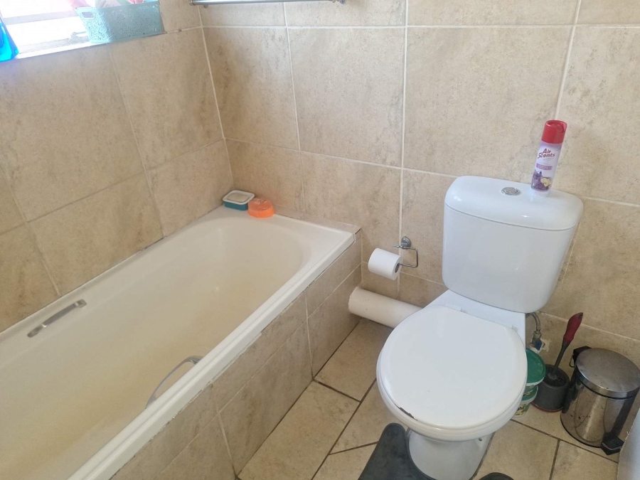 To Let 2 Bedroom Property for Rent in Andeon Gauteng