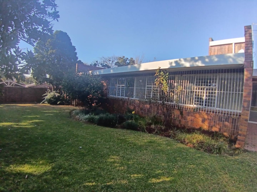 To Let 4 Bedroom Property for Rent in Garsfontein Gauteng