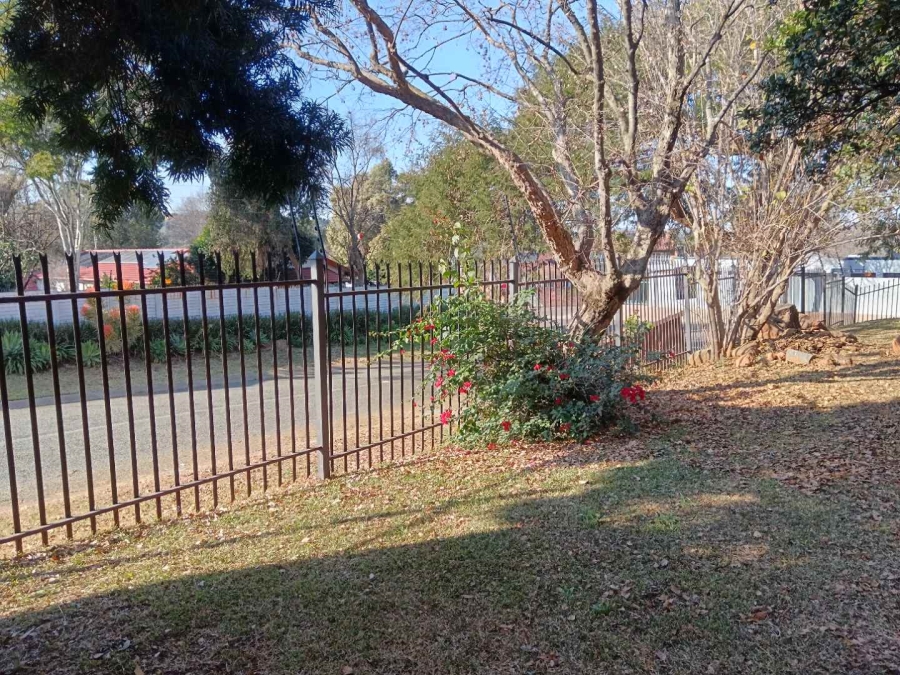 To Let 4 Bedroom Property for Rent in Garsfontein Gauteng