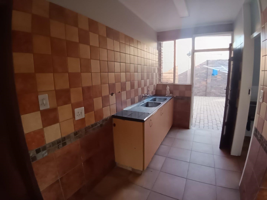 To Let 4 Bedroom Property for Rent in Garsfontein Gauteng