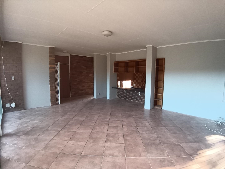 To Let 4 Bedroom Property for Rent in Garsfontein Gauteng
