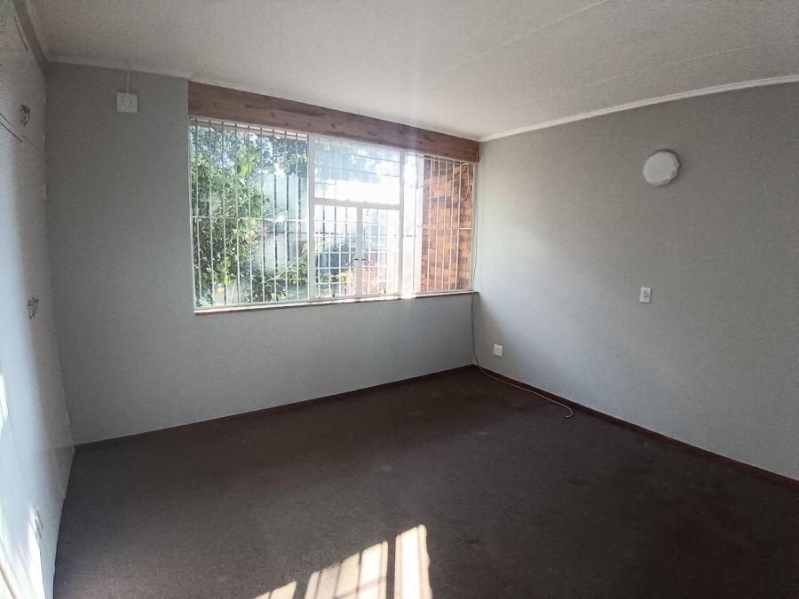 To Let 4 Bedroom Property for Rent in Garsfontein Gauteng