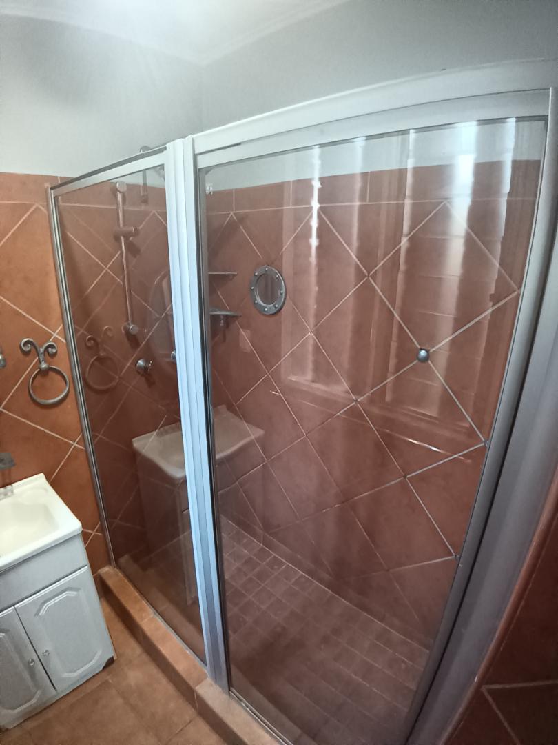 To Let 4 Bedroom Property for Rent in Garsfontein Gauteng