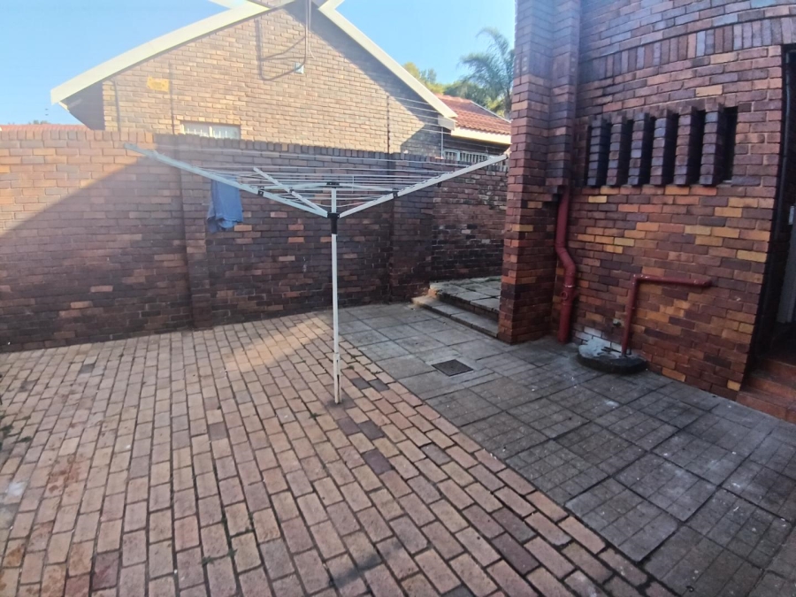 To Let 4 Bedroom Property for Rent in Garsfontein Gauteng