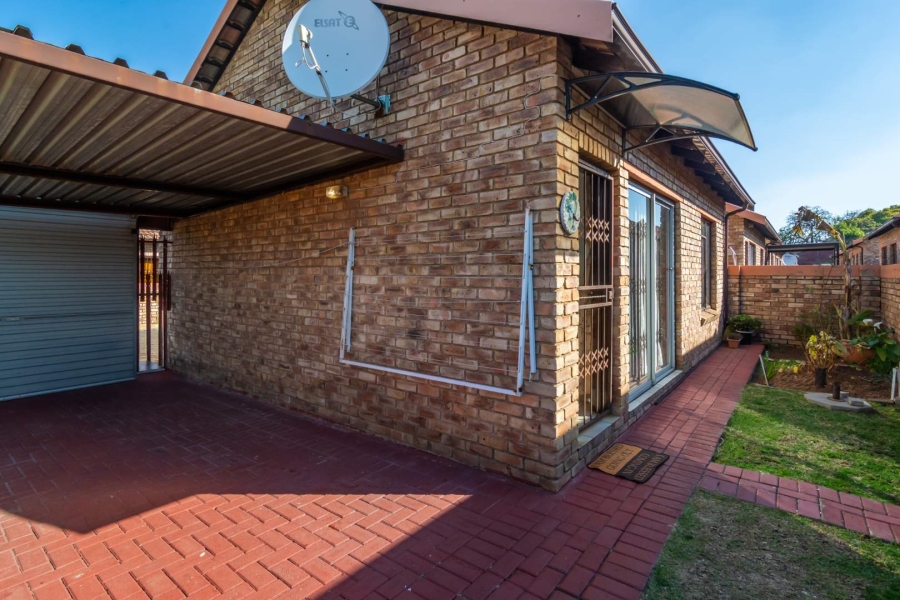 2 Bedroom Property for Sale in Groblerpark Ext 9 Gauteng