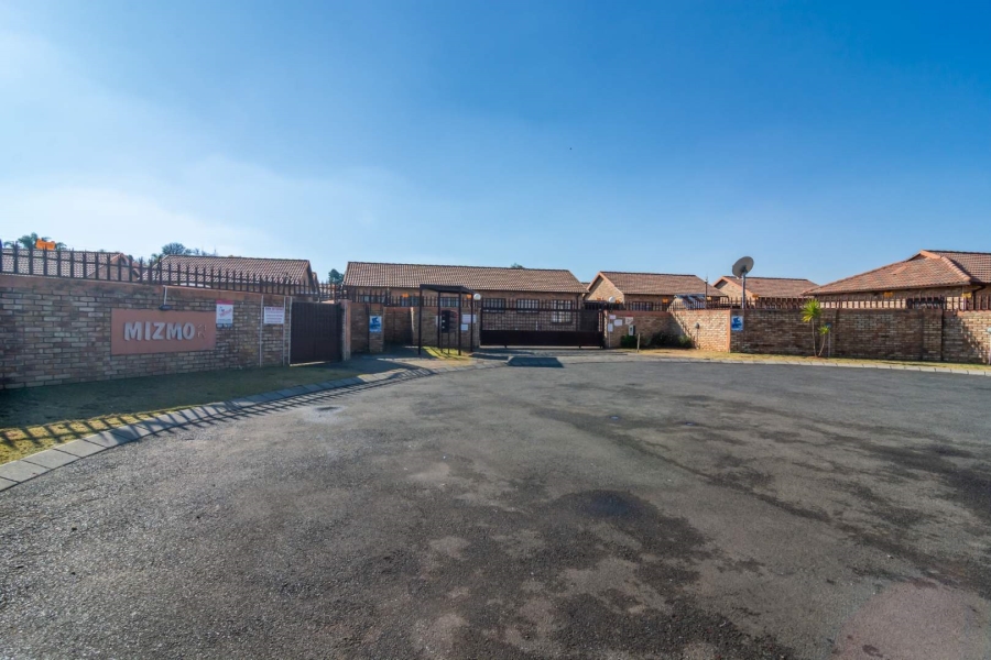 2 Bedroom Property for Sale in Groblerpark Ext 9 Gauteng