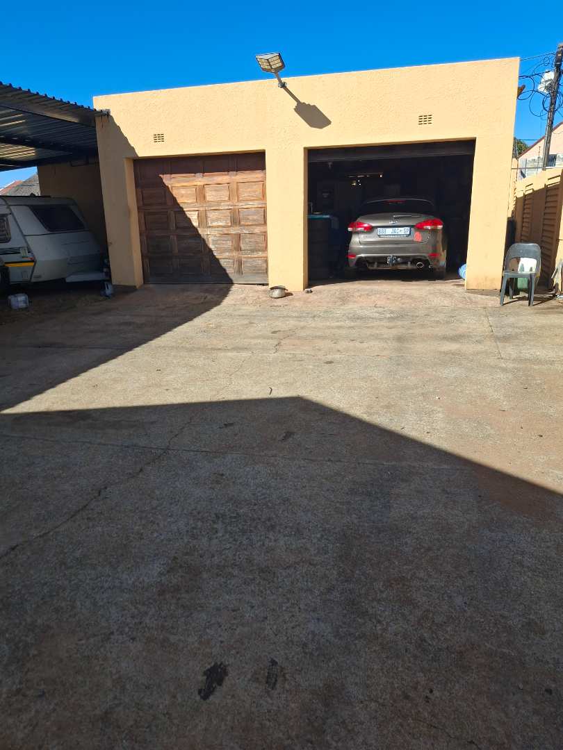 3 Bedroom Property for Sale in South Crest Gauteng