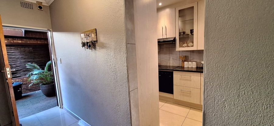2 Bedroom Property for Sale in South Crest Gauteng
